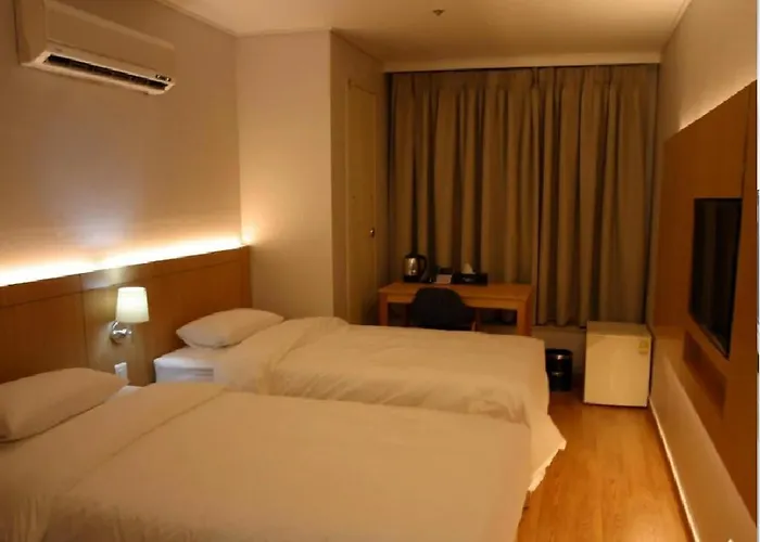 Hotel Apm House 3*